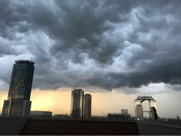怖い空 美しいものづくり 怖い空 美しいものづくり