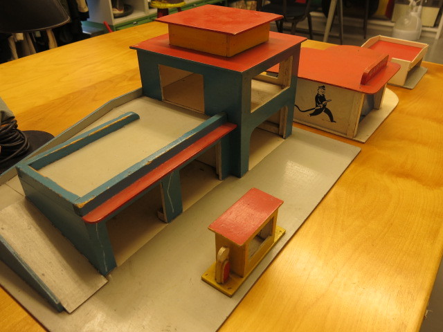 \"Wooden Toy Garage #FLEAMARKET\"ってこんなこと。_c0140560_12514858.jpg