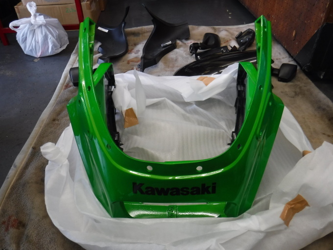ZRX1100コンさん号の外装交換でした。・・・その1_a0163159_21401976.jpg