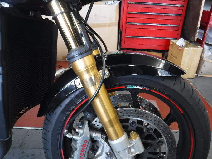 ZRX1100コンさん号の外装交換でした。・・・その2