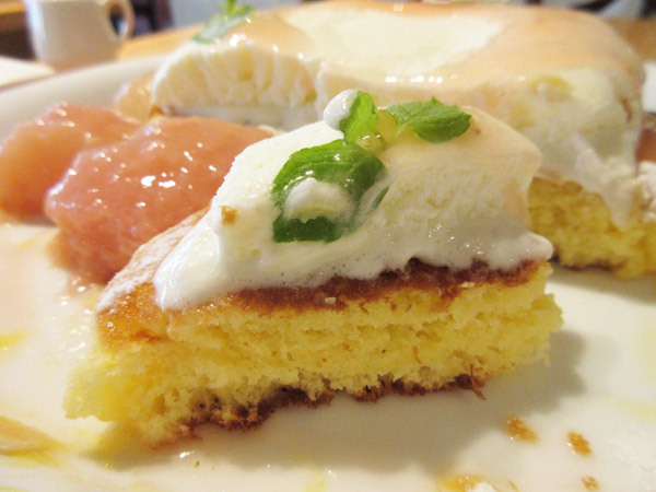 カフェ アクイーユ(cafe accueil)恵比寿本店_c0152767_22552221.jpg
