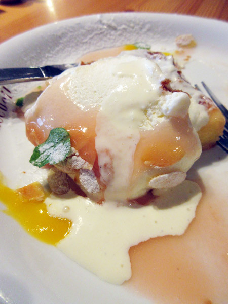 カフェ アクイーユ(cafe accueil)恵比寿本店_c0152767_22563458.jpg