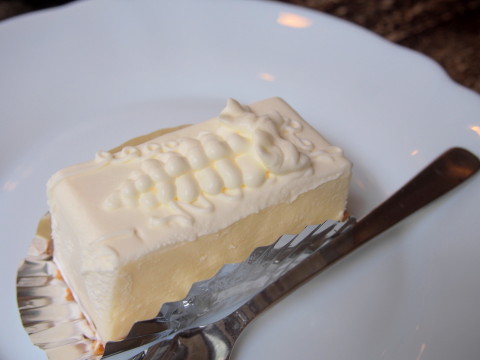 ナポリタンとレアチーズケーキ 赤い林檎 青森市 津軽ジェンヌのcafe日記