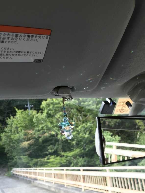 車用 耐久性試験 虹を浴びる