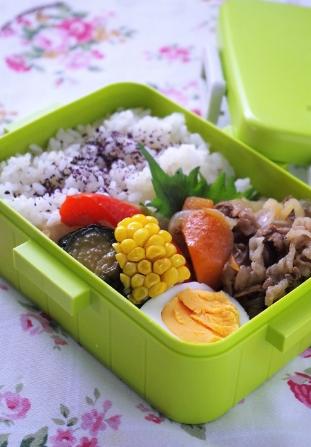 ピーマンの肉詰めのお弁当他_f0168317_22192617.jpg