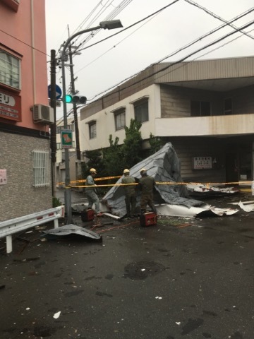 台風21号で大きな爪痕_c0347935_05274242.jpeg