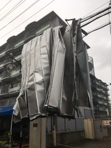 台風21号で大きな爪痕_c0347935_05281135.jpeg