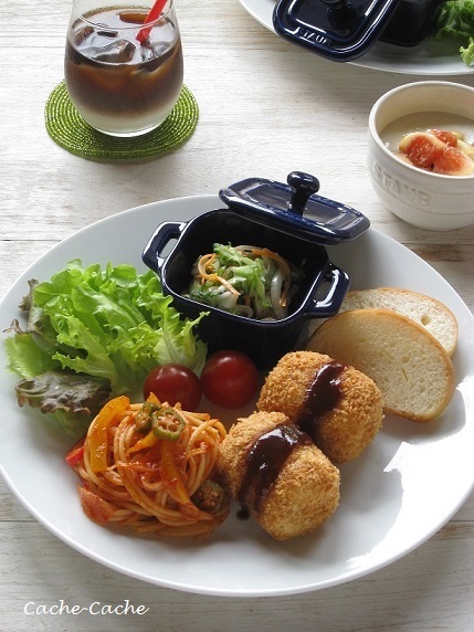 ツナとコーンのコロッケでワンプレート キッチンで猫と