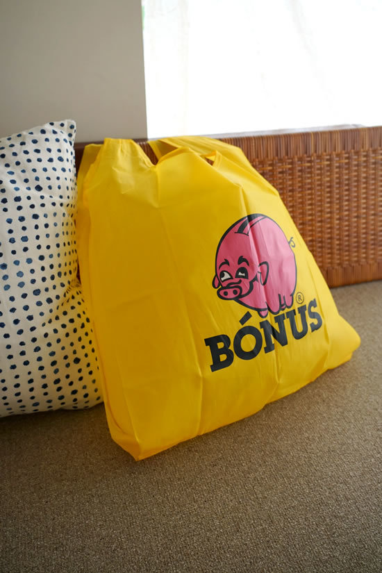アイスランドのスーパー BONUS ブラックTシャツ エコバッグ 2018.9.4 BONUSのエコバッグ : ゆりこ茶屋2