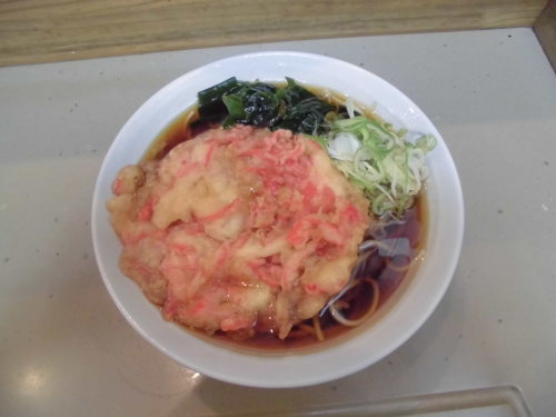 257杯目:富士そば阿佐ヶ谷店で紅生姜入りちくわ天そば_f0339637_07120883.jpg