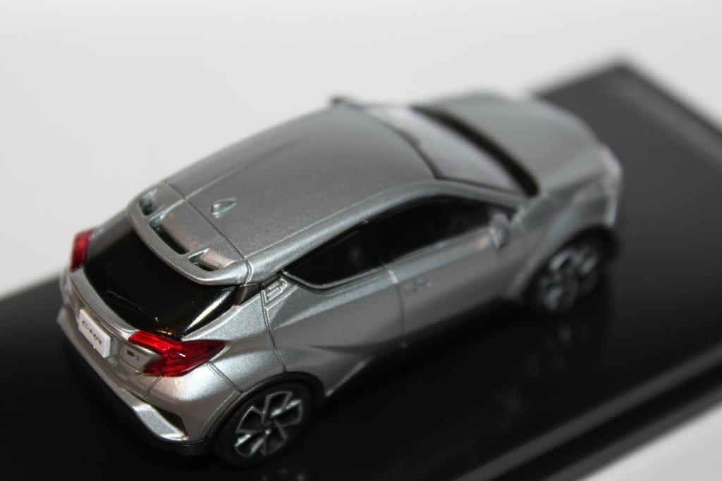 1/64 Over Steer TOYOTA C-HR (2017)_b0285587_05562623.jpg