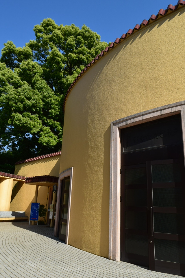東京多摩市の旧多摩聖蹟記念館(建築家・関根要太郎作品再訪)_f0142606_18271777.jpg