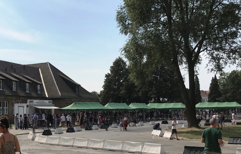 アウシュヴィッツ見学のメモ_e0141754_11475795.jpg