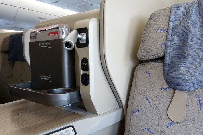 アシアナ航空 OZ102便 仁川ー成田 ビジネスクラスの機内食と機材 A380-800 仁川空港のアシアナラウンジ 2018年7月 光州・ソウルの旅(6)_f0117059_09540335.jpg