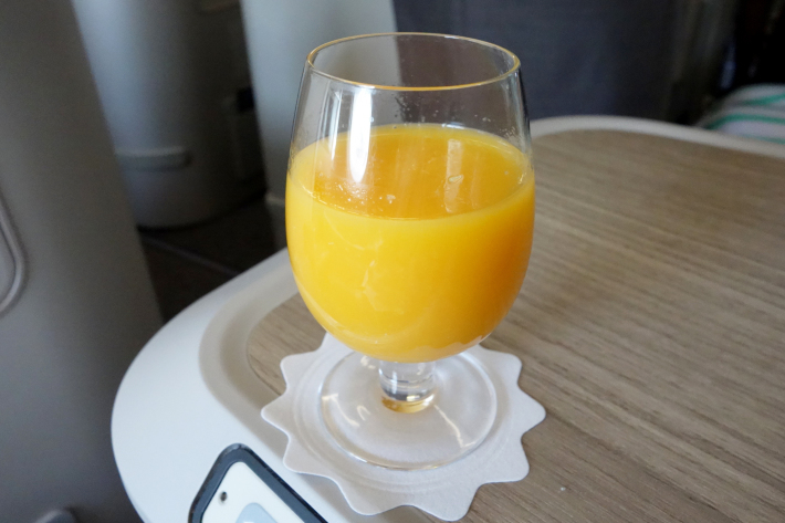 アシアナ航空 OZ102便 仁川ー成田 ビジネスクラスの機内食と機材 A380-800 仁川空港のアシアナラウンジ 2018年7月 光州・ソウルの旅(6)_f0117059_09541197.jpg