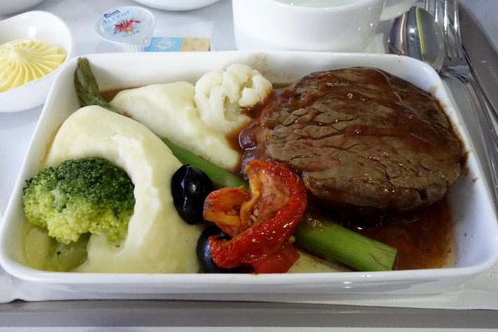 アシアナ航空 OZ102便 仁川ー成田 ビジネスクラスの機内食と機材 A380-800 仁川空港のアシアナラウンジ 2018年7月 光州・ソウルの旅(6)_f0117059_09542633.jpg