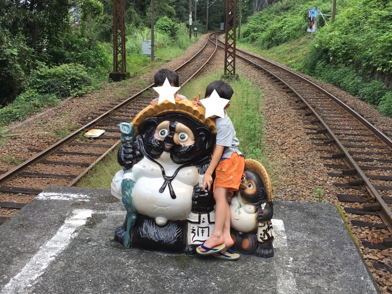 元南海ズームカーに乗って秘境駅へ。たぬきが見守る神尾駅♪_d0367998_00140943.jpg