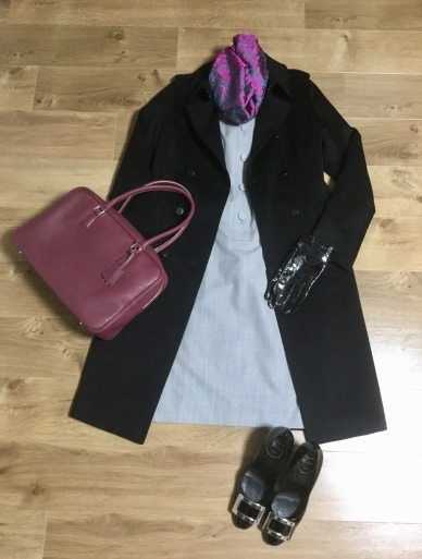 ウールワンピース Gray をどう着る Madamehのバラ色の人生