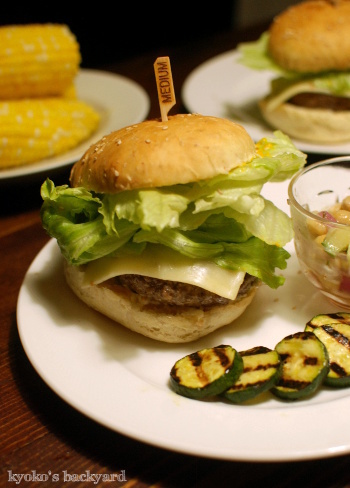 ホエー入りバンズでしましまバーガー_b0253205_05131059.jpg