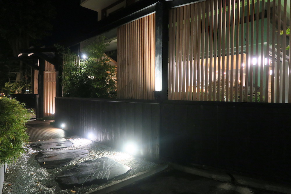 和の風情あふれる日本料理店、イタリア リミニ_f0234936_1639345.jpg