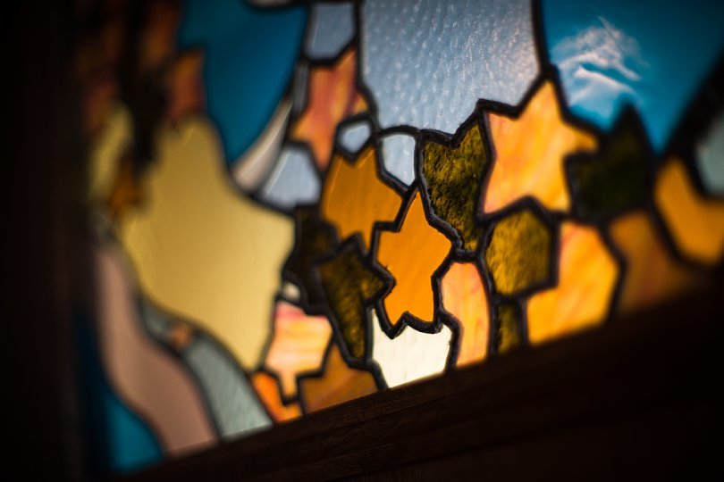 A House Filled With Soft Light Through Stained Glass Windows_d0353489_14572484.jpg
