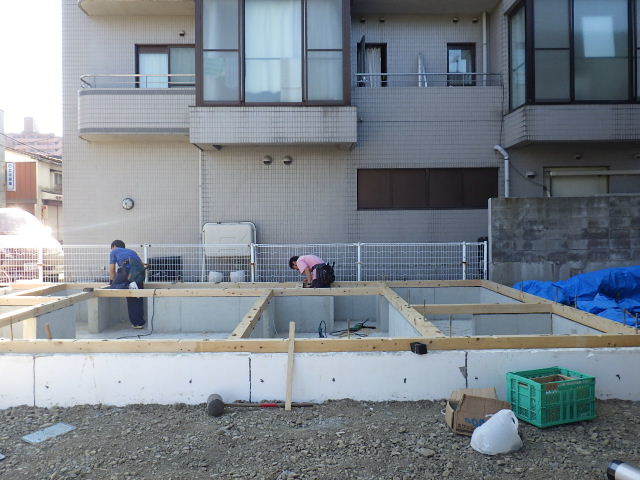 盛岡市本町通　地域材を使い大工の作る木造3階建住宅　進行中です！_f0105112_04013372.jpg