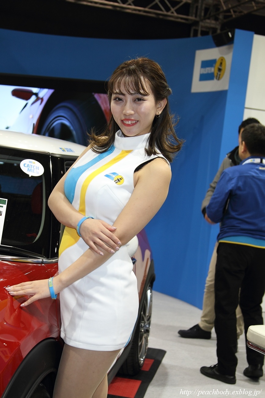 千葉えりか さん Bilstein ブース Peach Body