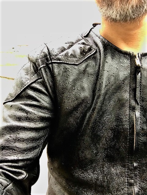 濡れて喜んでます_a0165898_18113000.jpg