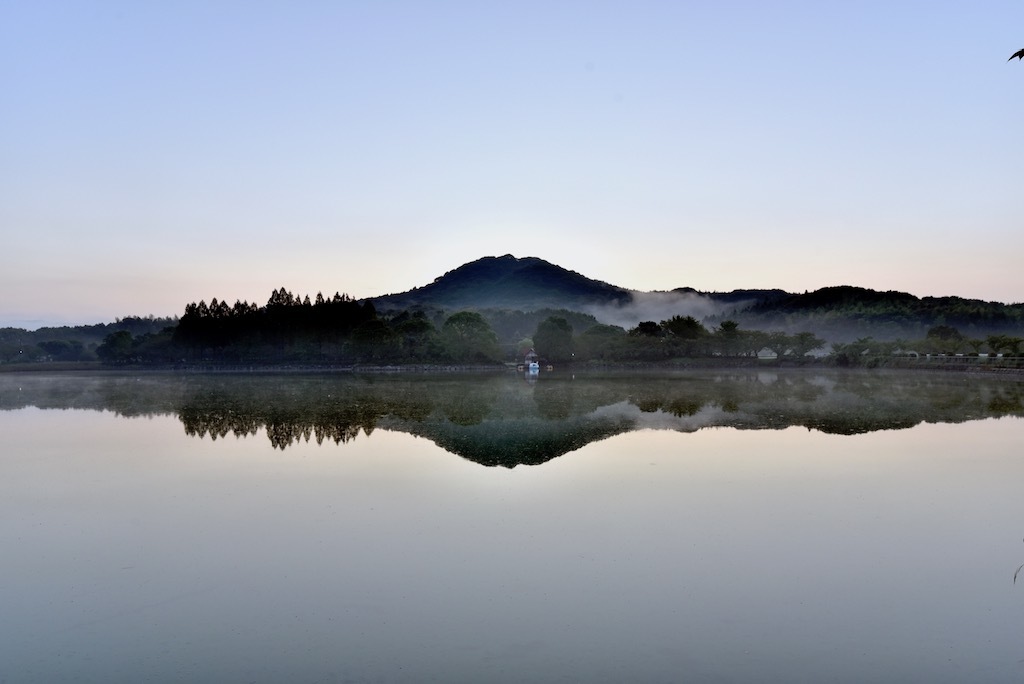 宙に浮く花立山 Enjoy Life