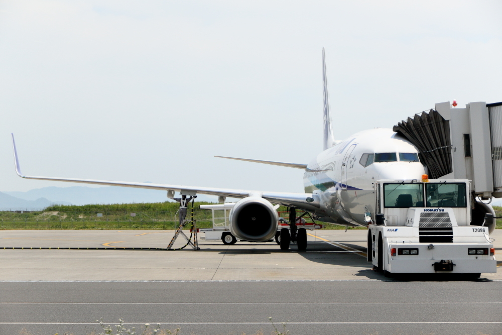 広島出張 岩国錦帯橋空港 その3 ANA B737-800の出発準備_e0204891_19463709.jpg