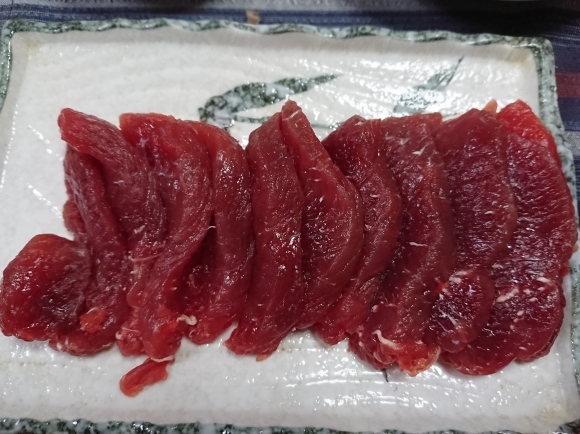 9/11 キリン秋味 & サッポロ焙煎 & くじら赤身刺し & ソーセージ盛り @自宅_b0042308_00091199.jpg