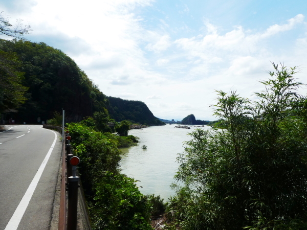 小雨降り出した　継鹿尾山(273M)　登頂 編_d0170615_19571669.jpg