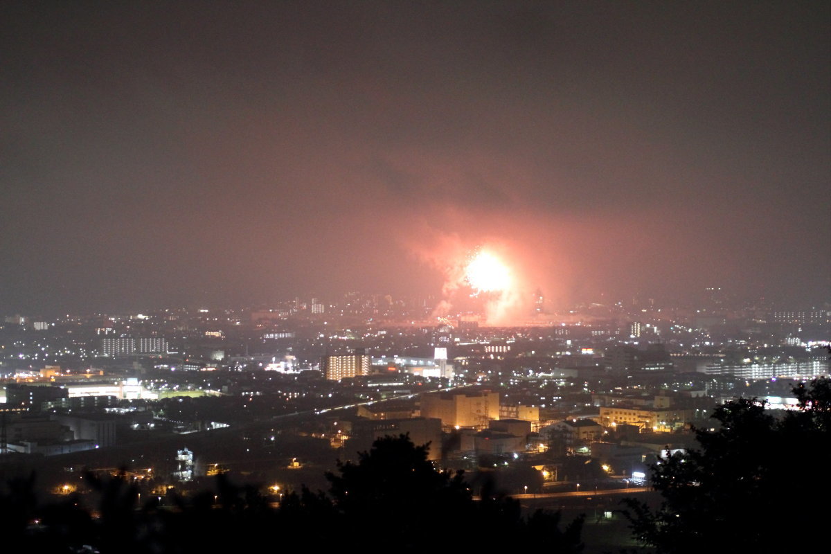 新幹線と夏の夜の花火は、一瞬の儚さ②_e0157717_21074277.jpg