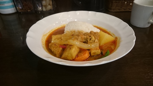 レトロな店内とシャープなカレー_b0010258_12412694.jpg