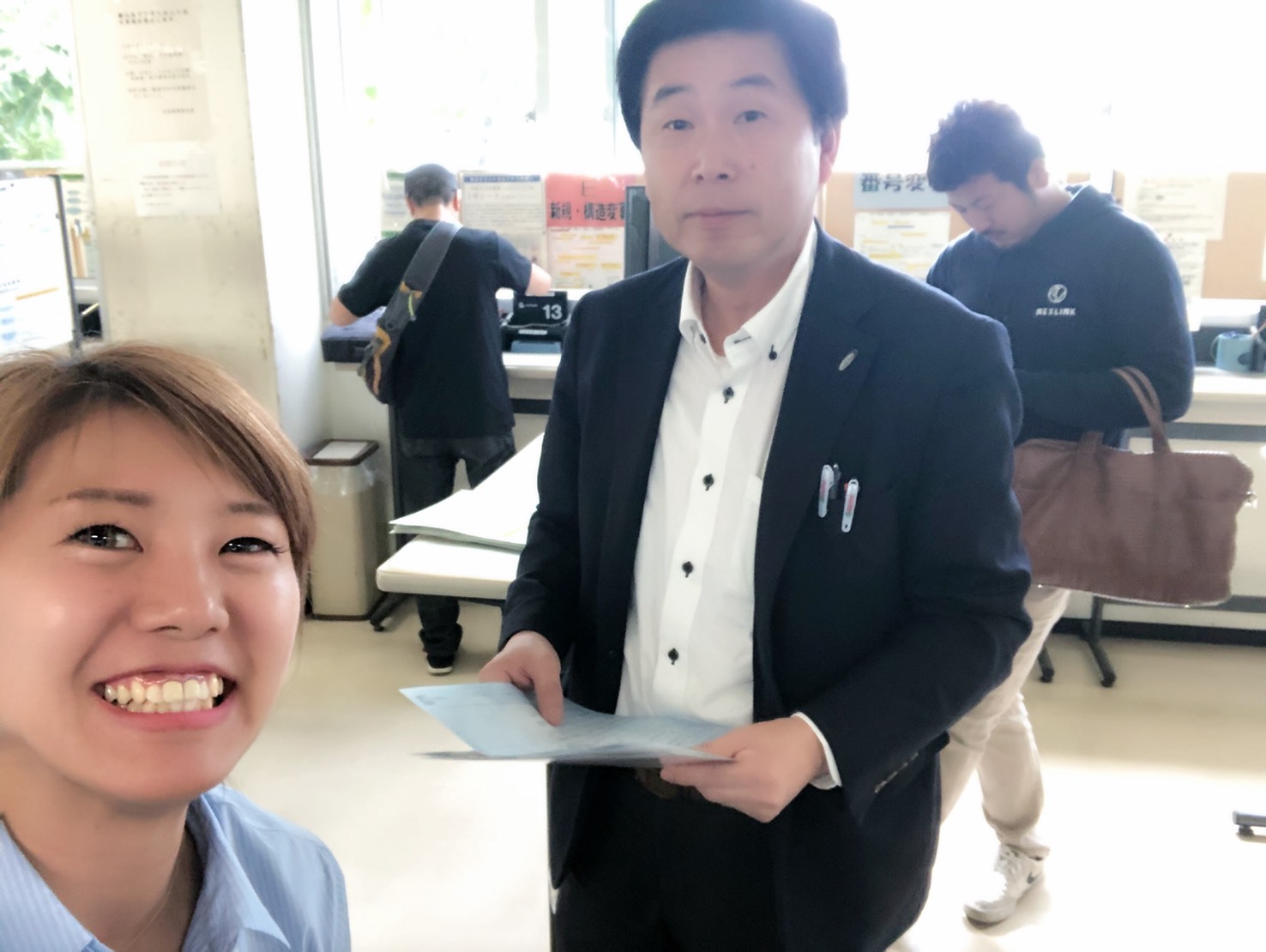 9月13日(木)本店ブログ♪ランクル200! 21年 AX-Gセレクション♪ お見逃しなく♪ ランクル _b0127002_18003215.jpg