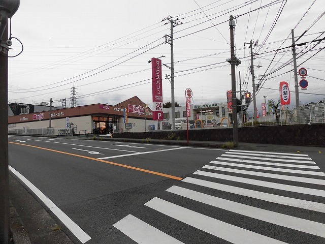 駿河台から歩いて行くには少し大変だが… マックスバリュエクスプレス富士国久保店がオープン_f0141310_08014397.jpg