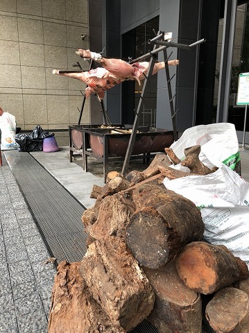 台湾ではなぜ中秋節にBBQを？そして要注意！ブタの丸焼き画像有りです。_b0182708_11562272.jpg