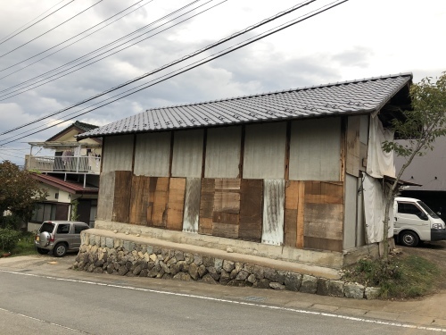 笛吹市 銀黒の屋根　其の三_b0242734_18473311.jpeg