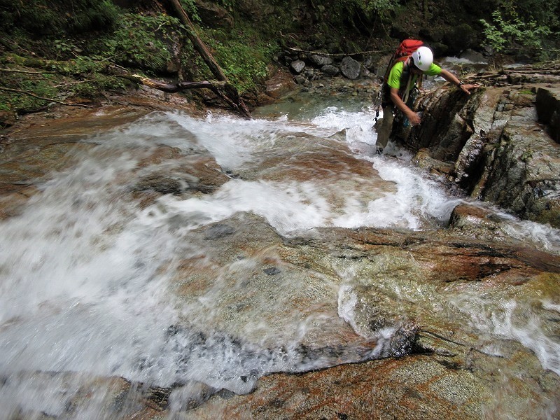 奥秩父　笛吹川東沢鶏冠谷右俣で沢納め　　　　　Stream Climbing in Tosakadani, Chichibu-Tama-Kai National Park_f0308721_20350271.jpg