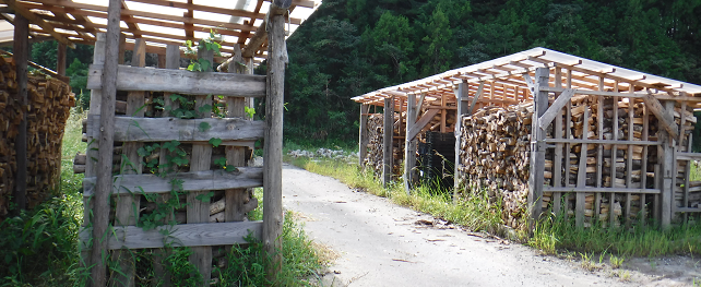 薪小屋のある風景 木の駅ひだか ブログ 土佐の森 薪小屋のある風景 木の駅ひだか ブログ 土佐の森