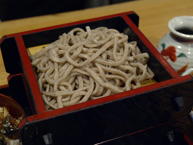 香るつけ蕎麦 蕎麦花　その７(木の実せいろと燻製さば飯)_d0153062_22192649.jpg