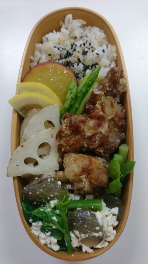 18 9 鶏の唐揚げ弁当 詰め方つき お弁当と春の空 18 9 鶏の唐揚げ弁当 詰め方つき お弁当と春の空