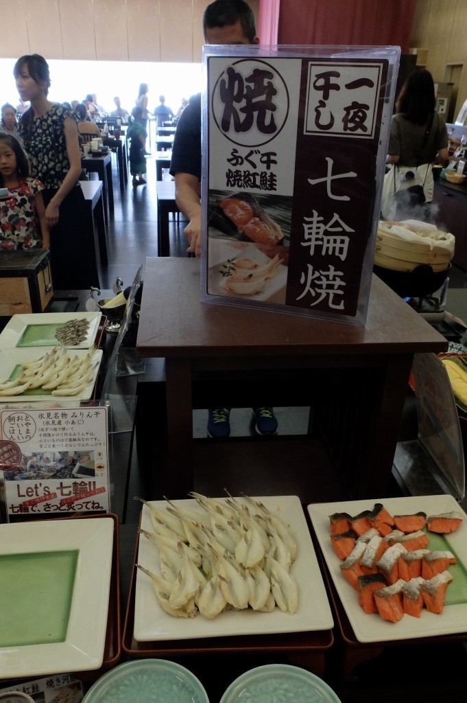 富山湾の朝ごはん　氷見　夏休みの旅　８月１７日_f0050534_23013260.jpg