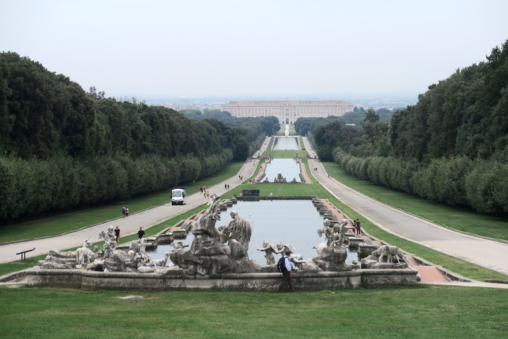 カゼルタ宮殿の広大な庭園と動物たち、イタリア カンパーニア_f0234936_5422025.jpg