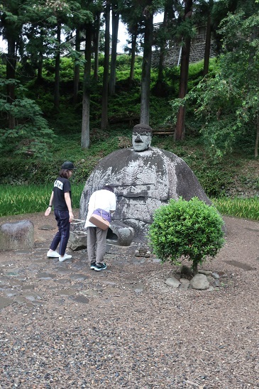 長野県 諏訪湖近辺 その 2　諏訪大社下社春宮 (万治の石仏)、おんばしら館よいさ、諏訪大社下社秋宮_e0345320_23151087.jpg