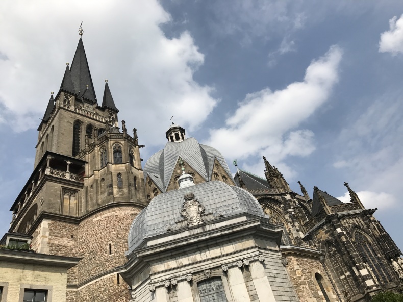 アーヘンへ_e0141754_10272524.jpg