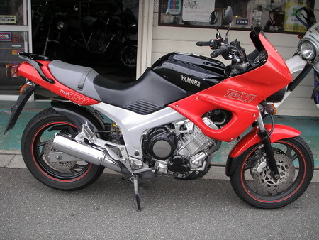 綺麗な YAMAHA TDM850_e0218639_12432949.jpg