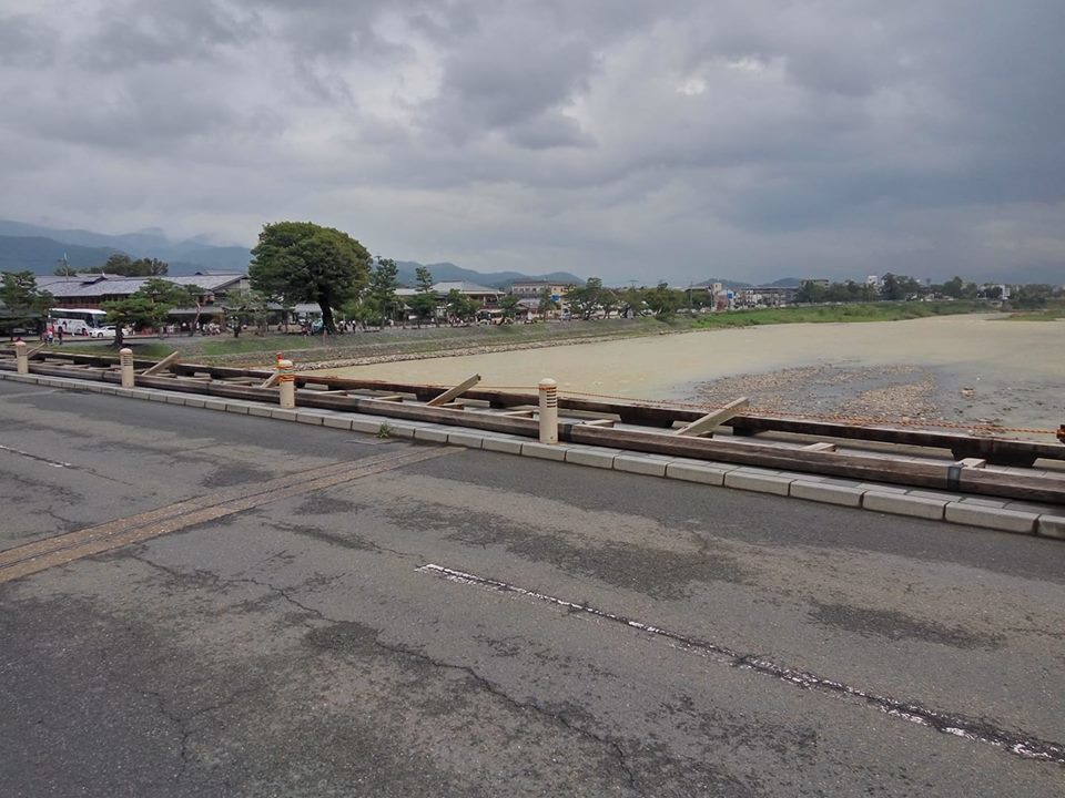 台風で欄干が壊れた 嵐山渡月橋 ヒストリカル シェア 京都中心の四季 歴史 祭 台風で欄干が壊れた 嵐山渡月橋 ヒストリカル シェア 京都中心の四季 歴史 祭