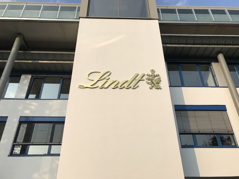 Lindt（リンツ）の工場即売＠アーヘン！！！_e0141754_08131837.jpg
