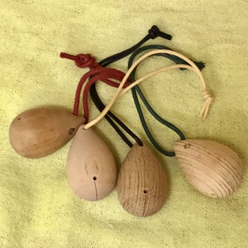 音あそびの楽器 木の鈴 京都府木津川市のピアノ教室 音のきょうしつくりんくらん通信 音あそびの楽器 木の鈴 京都府木津川市のピアノ教室 音のきょうしつくりんくらん通信